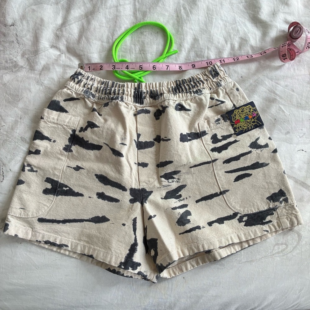 Women’s Casual Tie-Dye Drawstring Shorts - Black on Cream